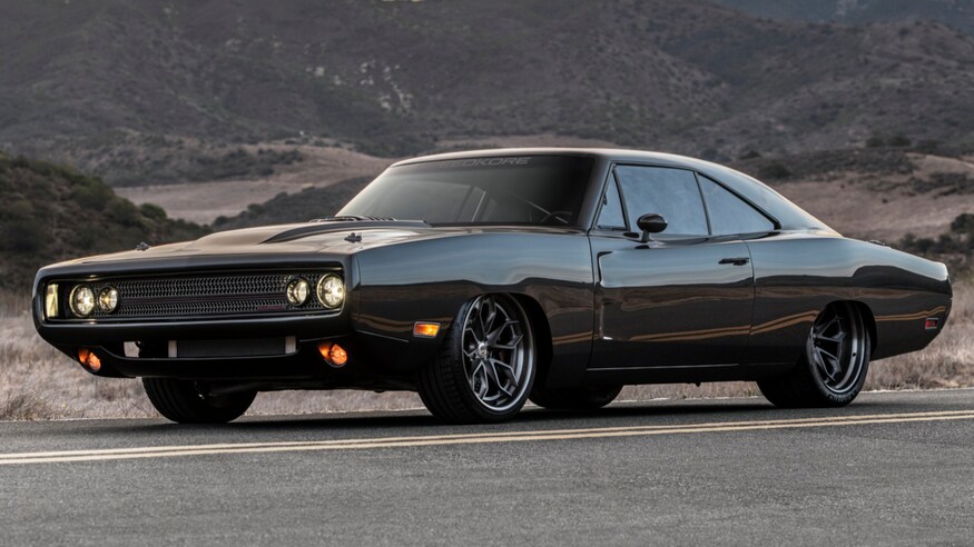 Speedkore's 1970 Dodge Charger Hellraiser Features Exposed Carbon Fiber Body  | Composites Manufacturing Magazine